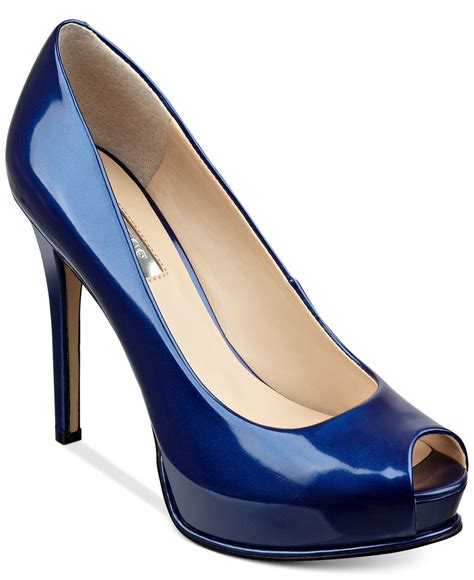 ladies peep toe pumps.